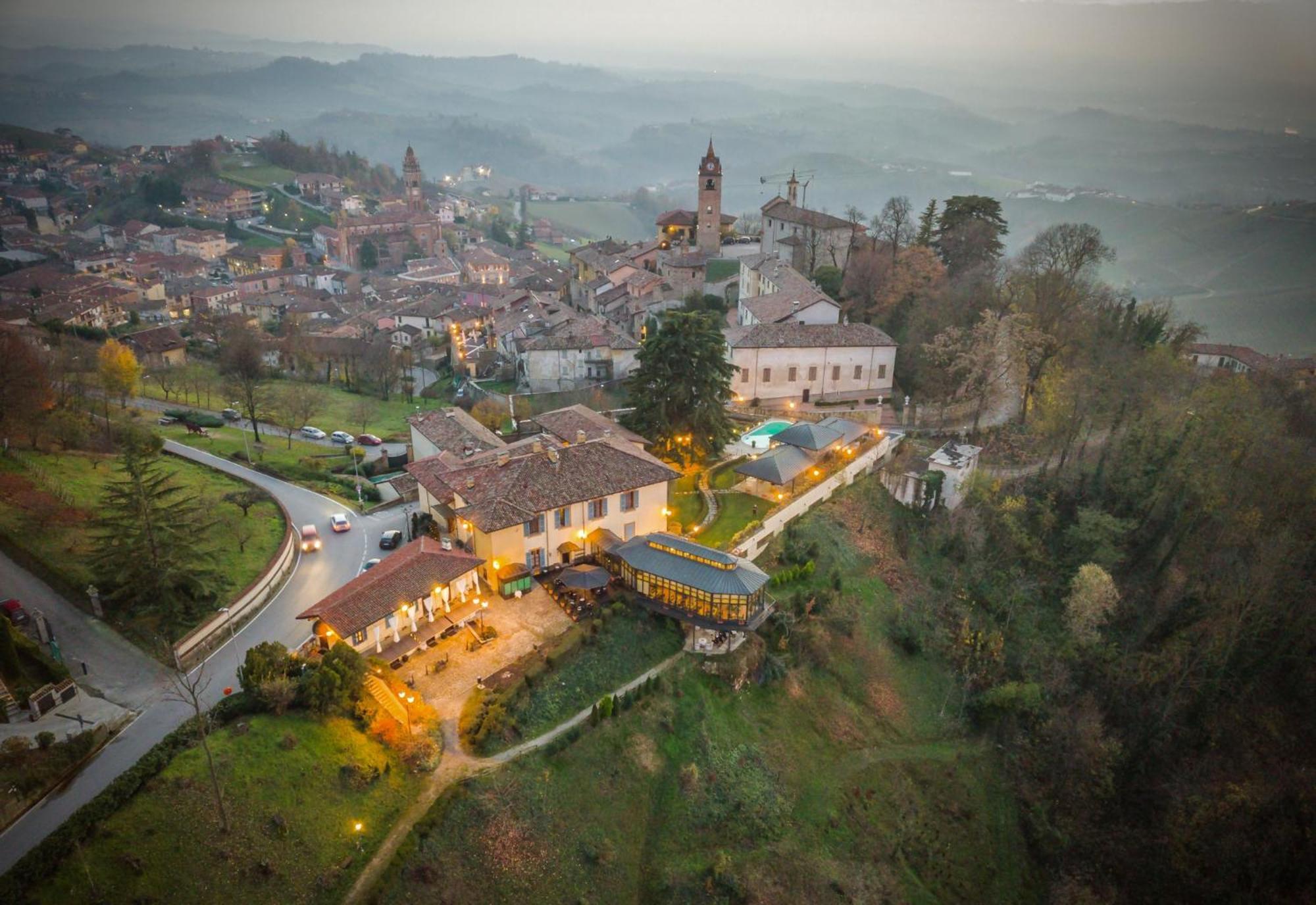 Hotel Villa Beccaris Monforte dʼAlba Dış mekan fotoğraf