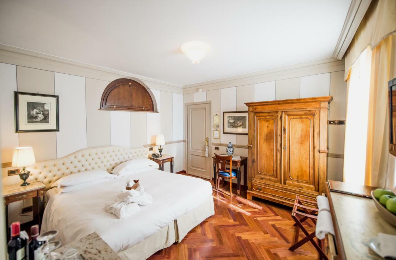 Hotel Villa Beccaris Monforte dʼAlba Dış mekan fotoğraf