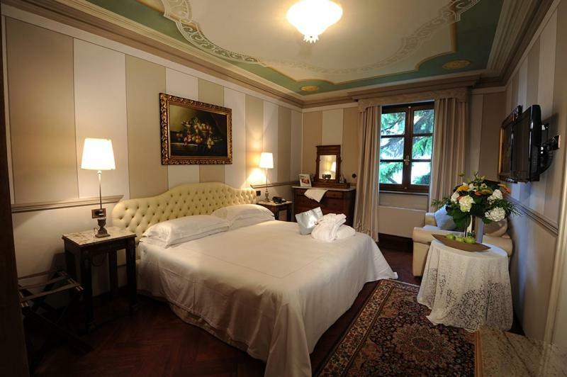 Hotel Villa Beccaris Monforte dʼAlba Dış mekan fotoğraf