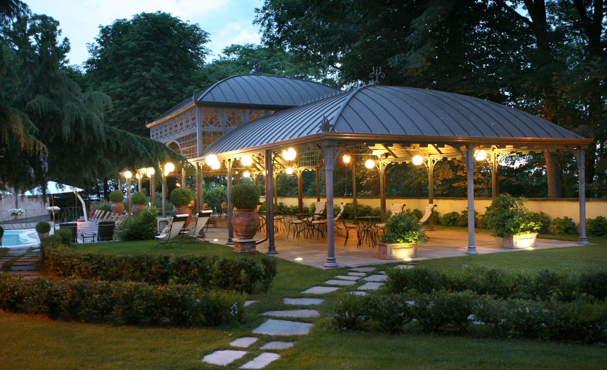 Hotel Villa Beccaris Monforte dʼAlba Dış mekan fotoğraf