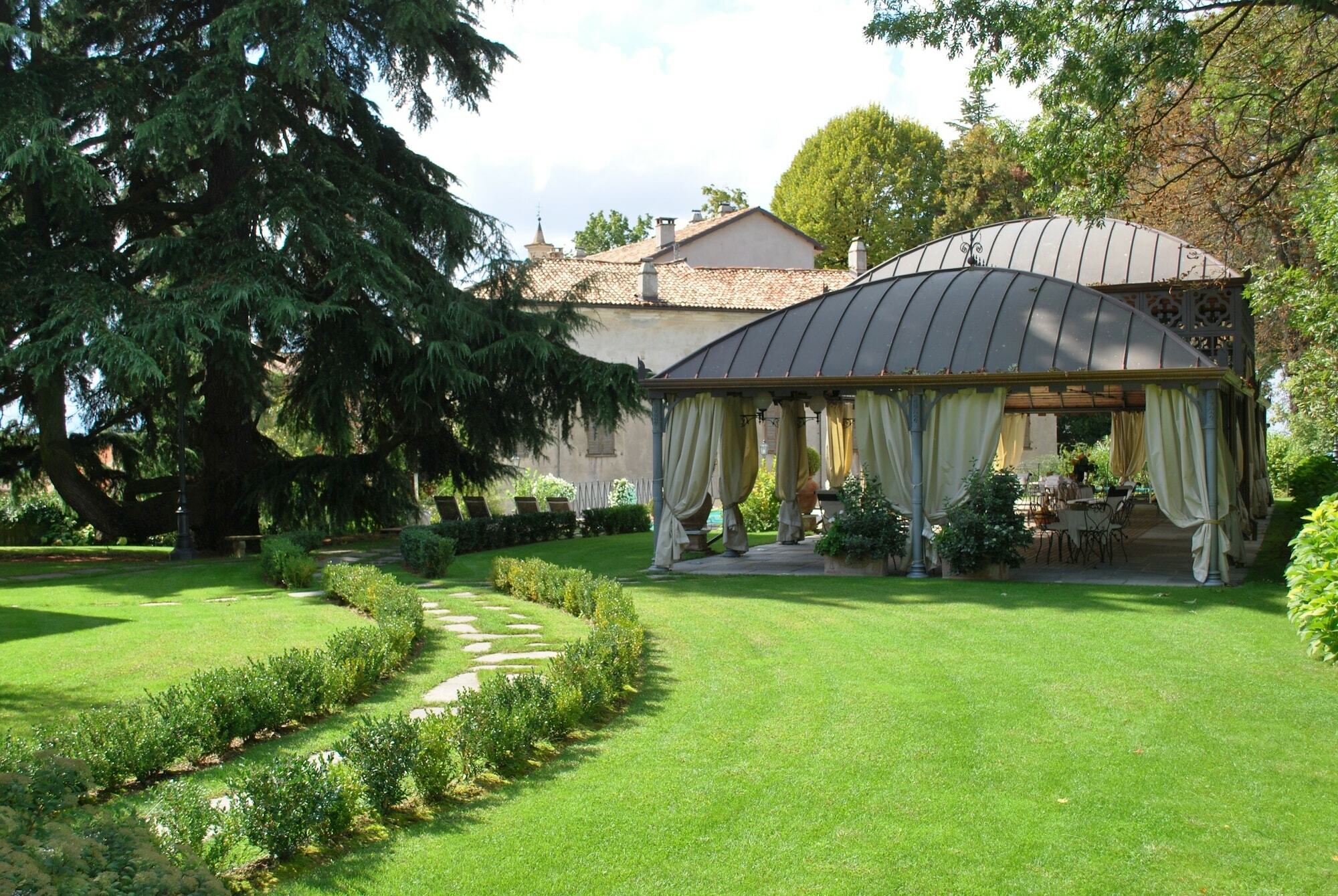 Hotel Villa Beccaris Monforte dʼAlba Dış mekan fotoğraf