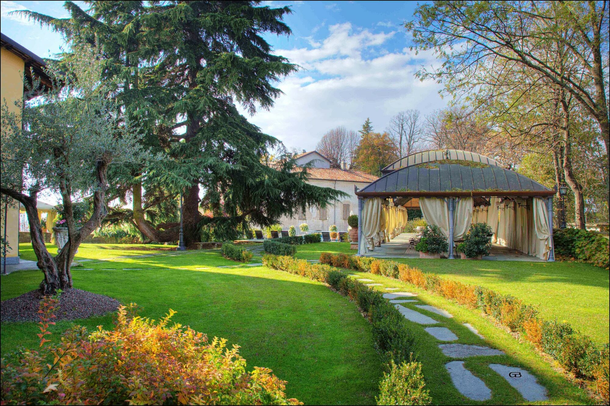 Hotel Villa Beccaris Monforte dʼAlba Dış mekan fotoğraf